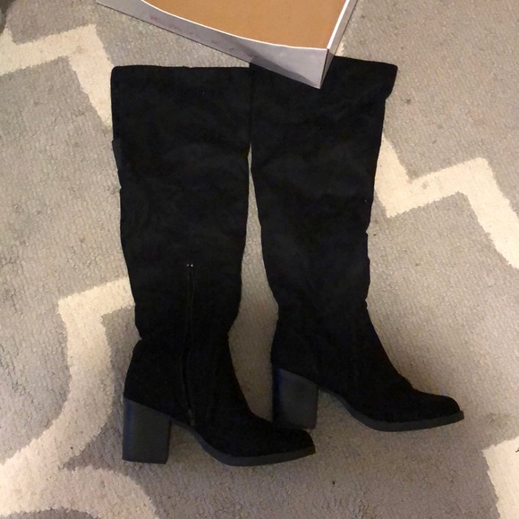 Knee High Boots‼️‼️👢 - Picture 1 of 3